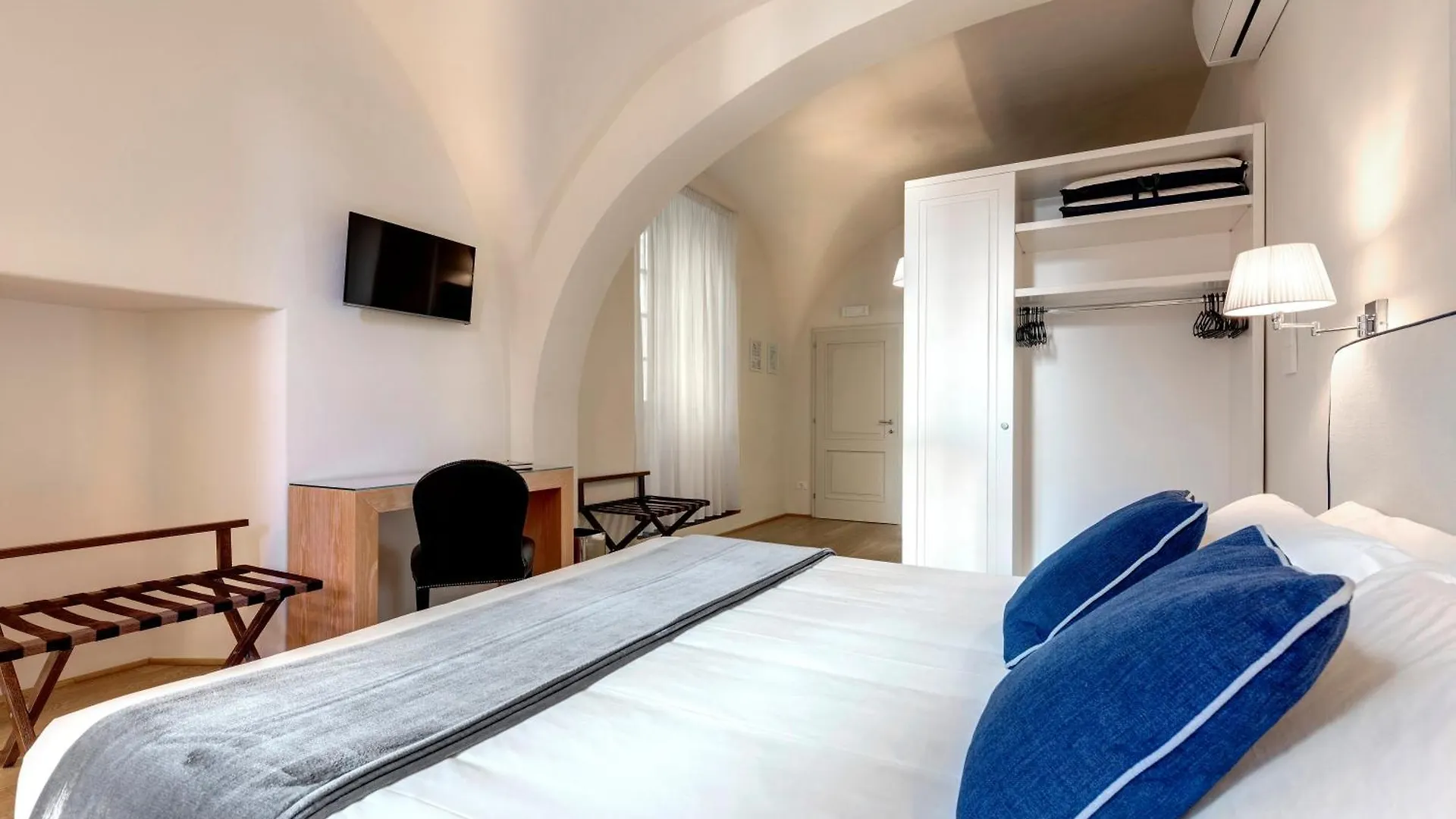 B&B Dell'Olio Florence 2*,  Italy