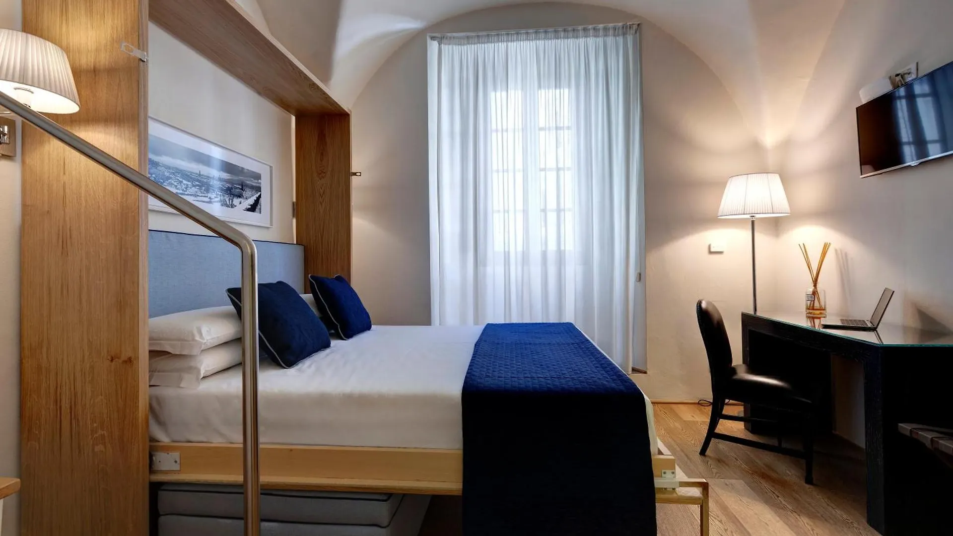 B&B Dell'Olio Florence 2*,  Italy